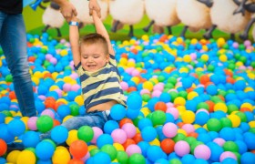 Kulkoland czyli małpi gaj, ścianka wspinaczkowa, trampoliny i zjeżdżalnie